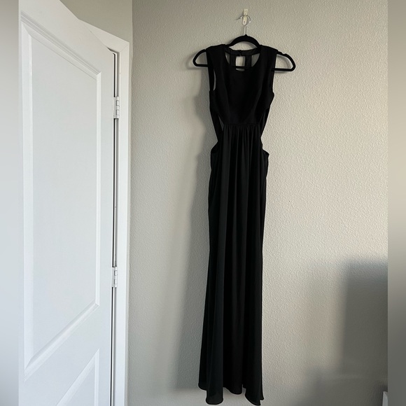 BCBGMaxAzria Black Angelinah Contrast Cutout Gown - Size 2 - Picture 5 of 13